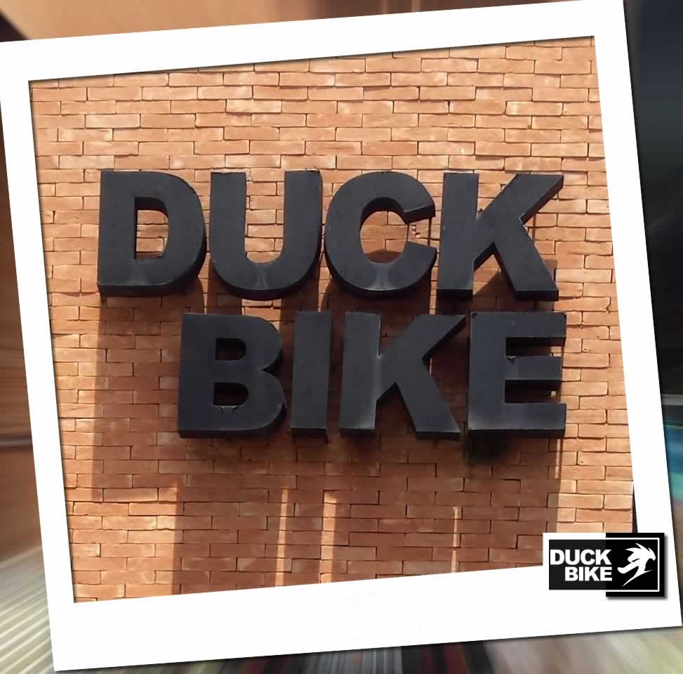 logo duck bike frente loja 2